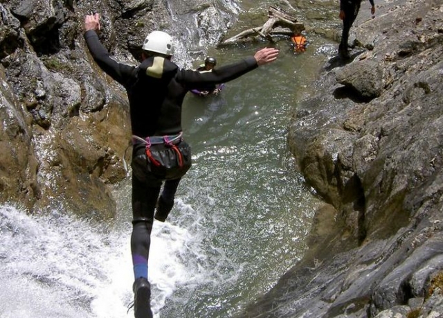 Canyon e tuffi nelle piscine 